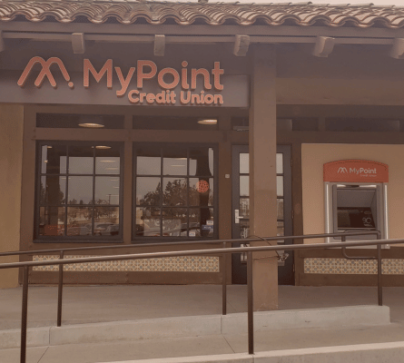 Front of new Rancho Bernardo Branch.
